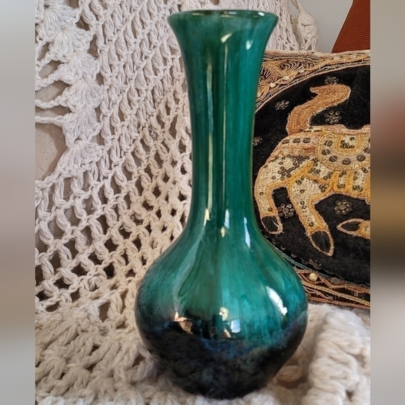 Other - BEAUTIFUL  SMALL BLUE AND BLACK PAINTED CERAMIC ROUND VASE